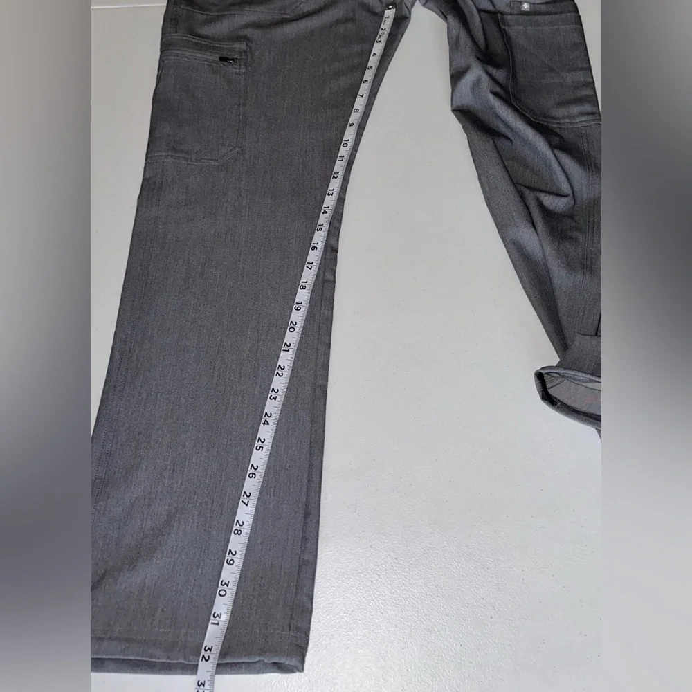 FIGS Men’s Technical Collection Pants Size Large